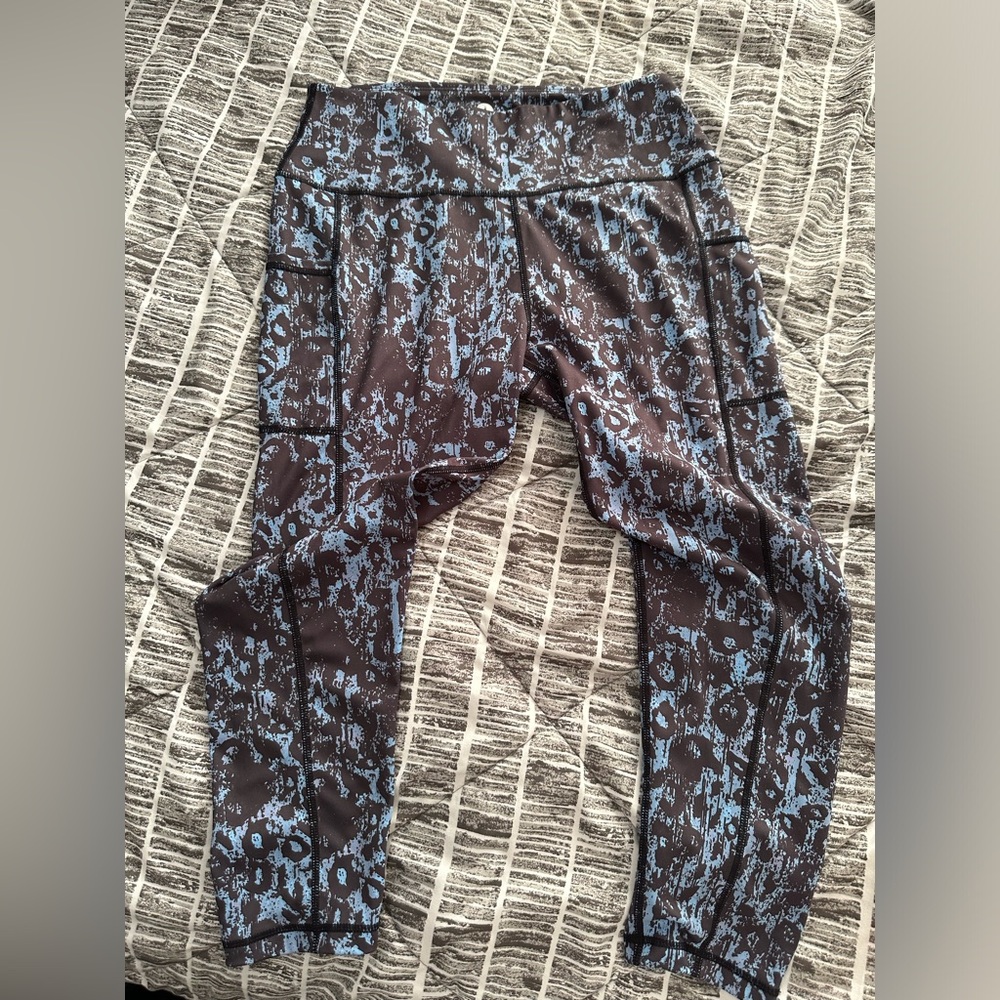 NWOT woman’s r.sofia leggings size large